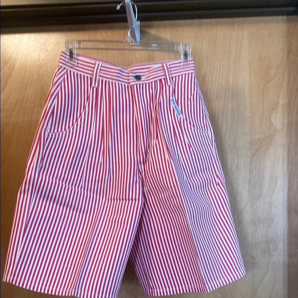 Vintage Rocky Mountain Clothing Co. Striped Pink and White Shorts; Size 7